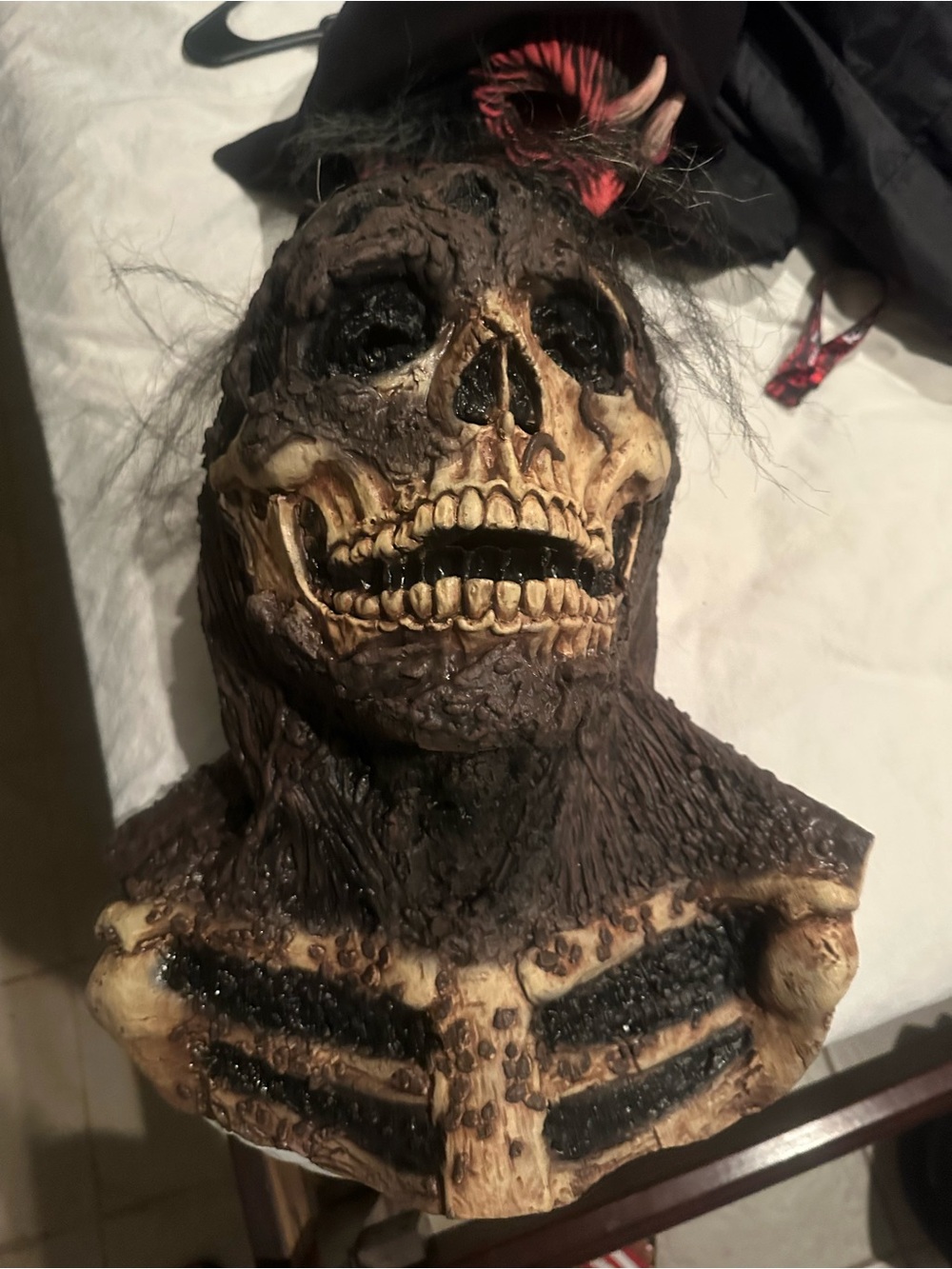 Brown Skeletal Bust Halloween Home Accent - Unbranded